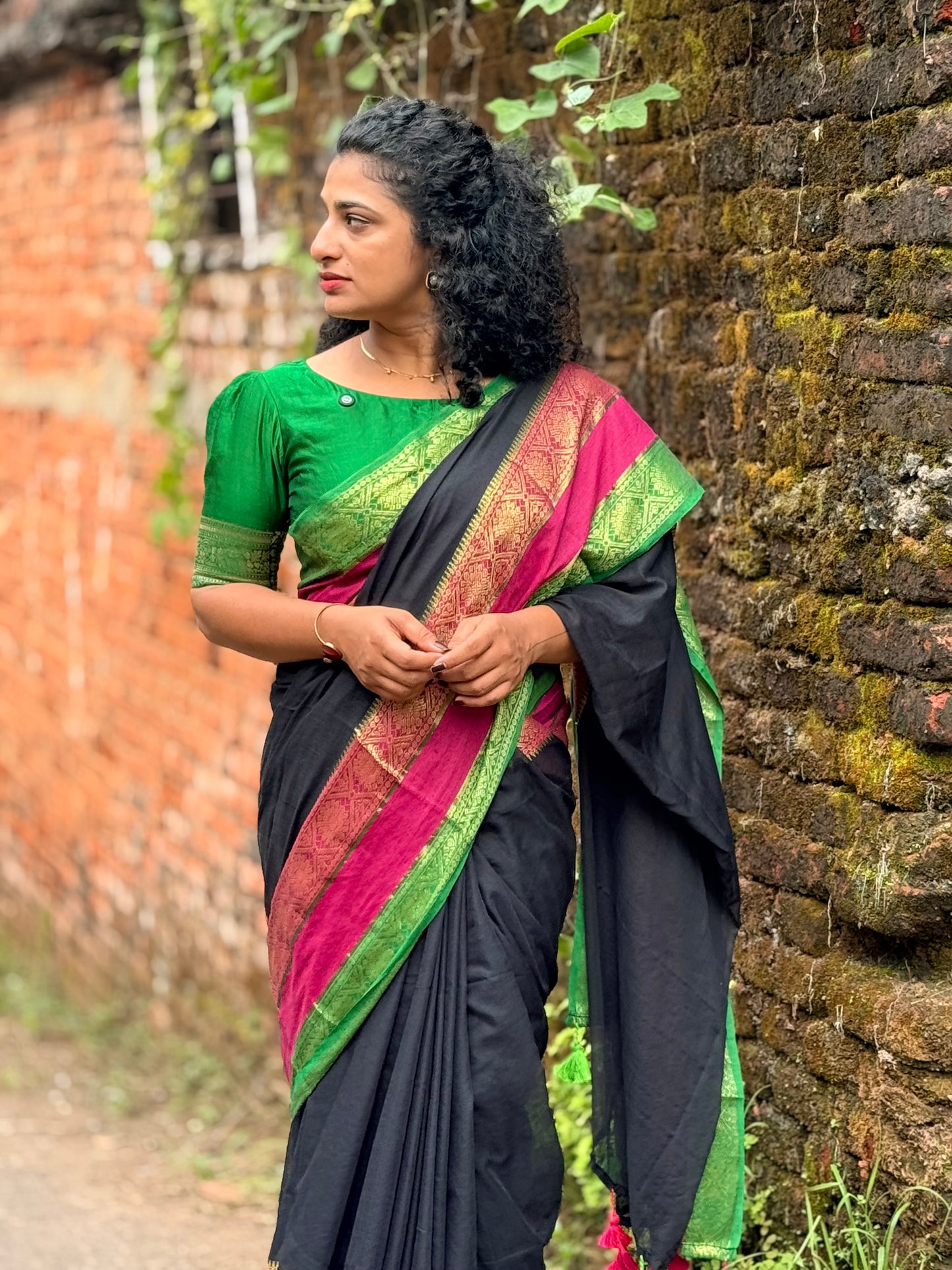 Mul Mul Kanchi Border saree