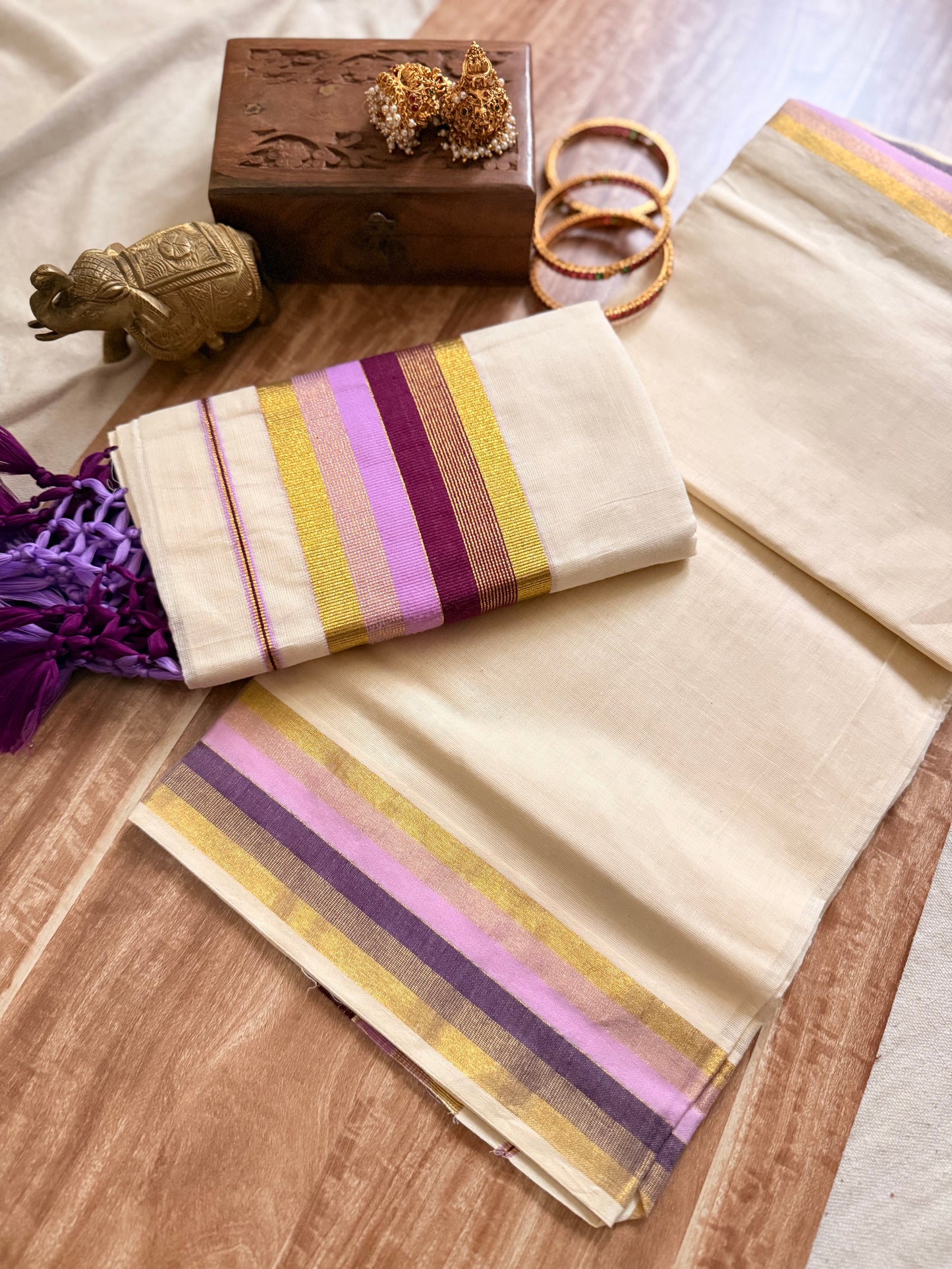 Set Mundu Kara and Kasavu