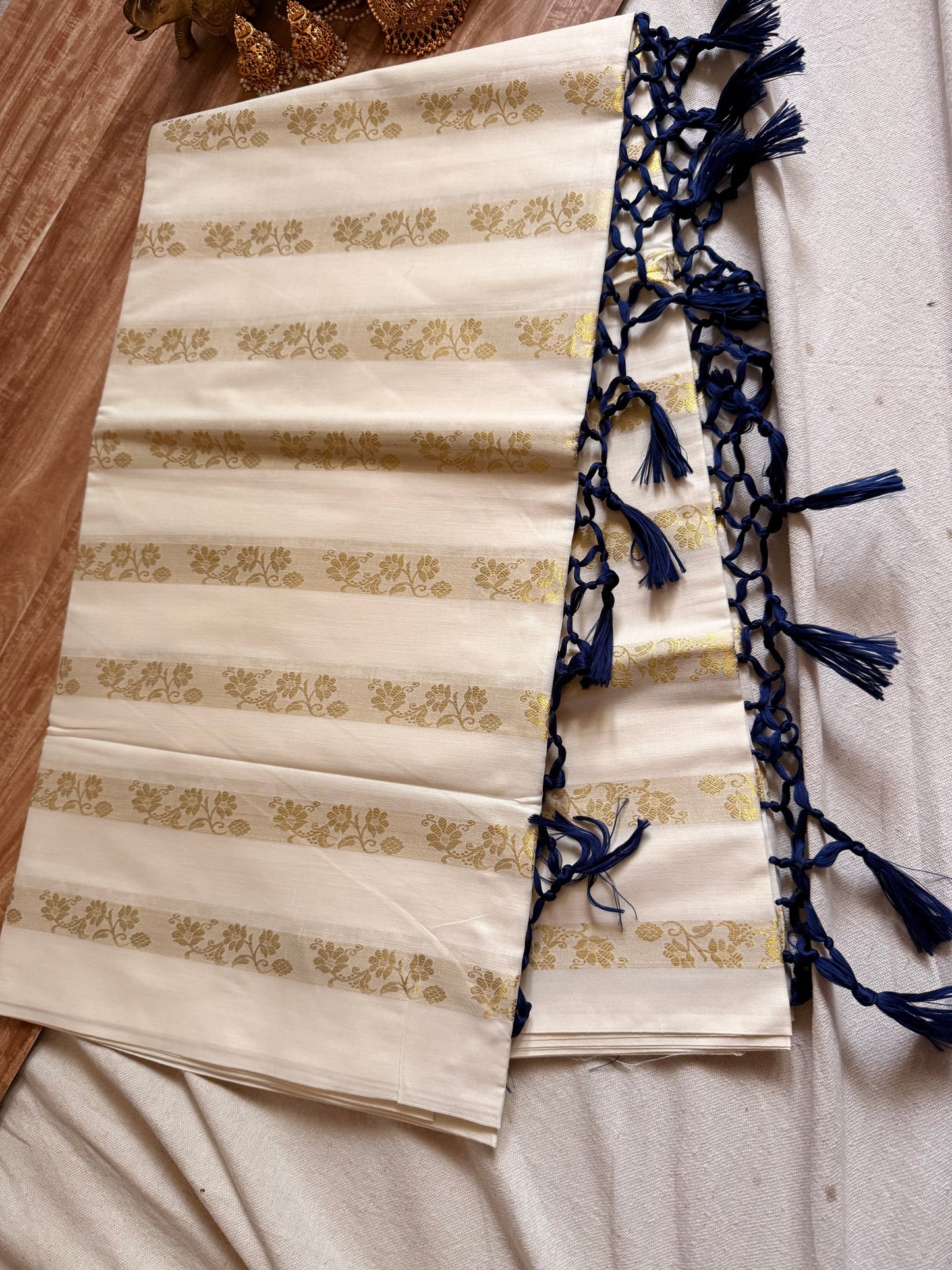 Floral stripe Cotton saree