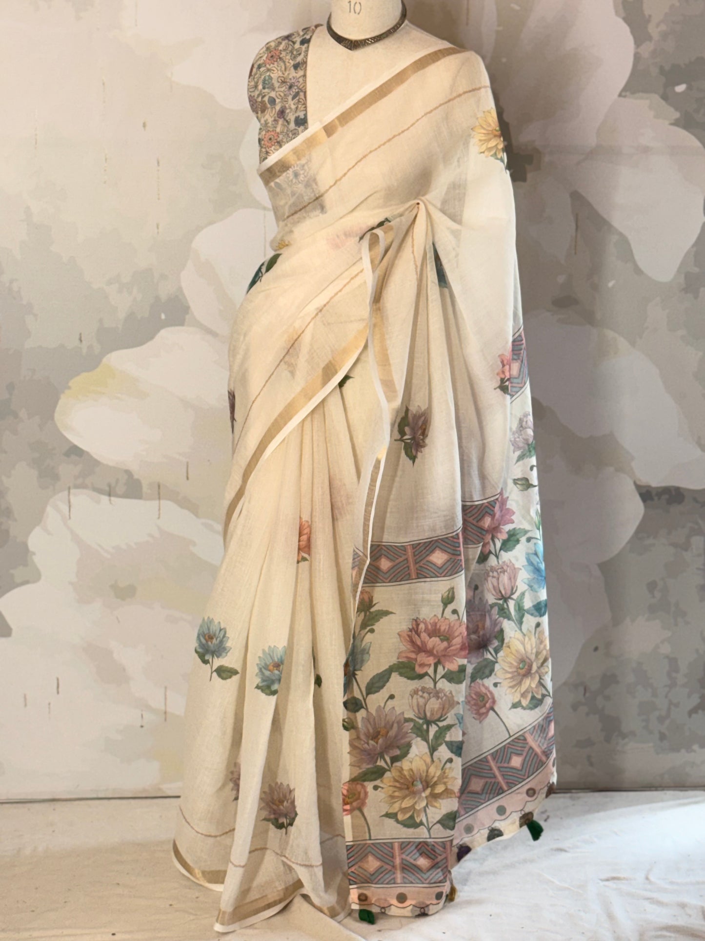 Floral semi linen saree