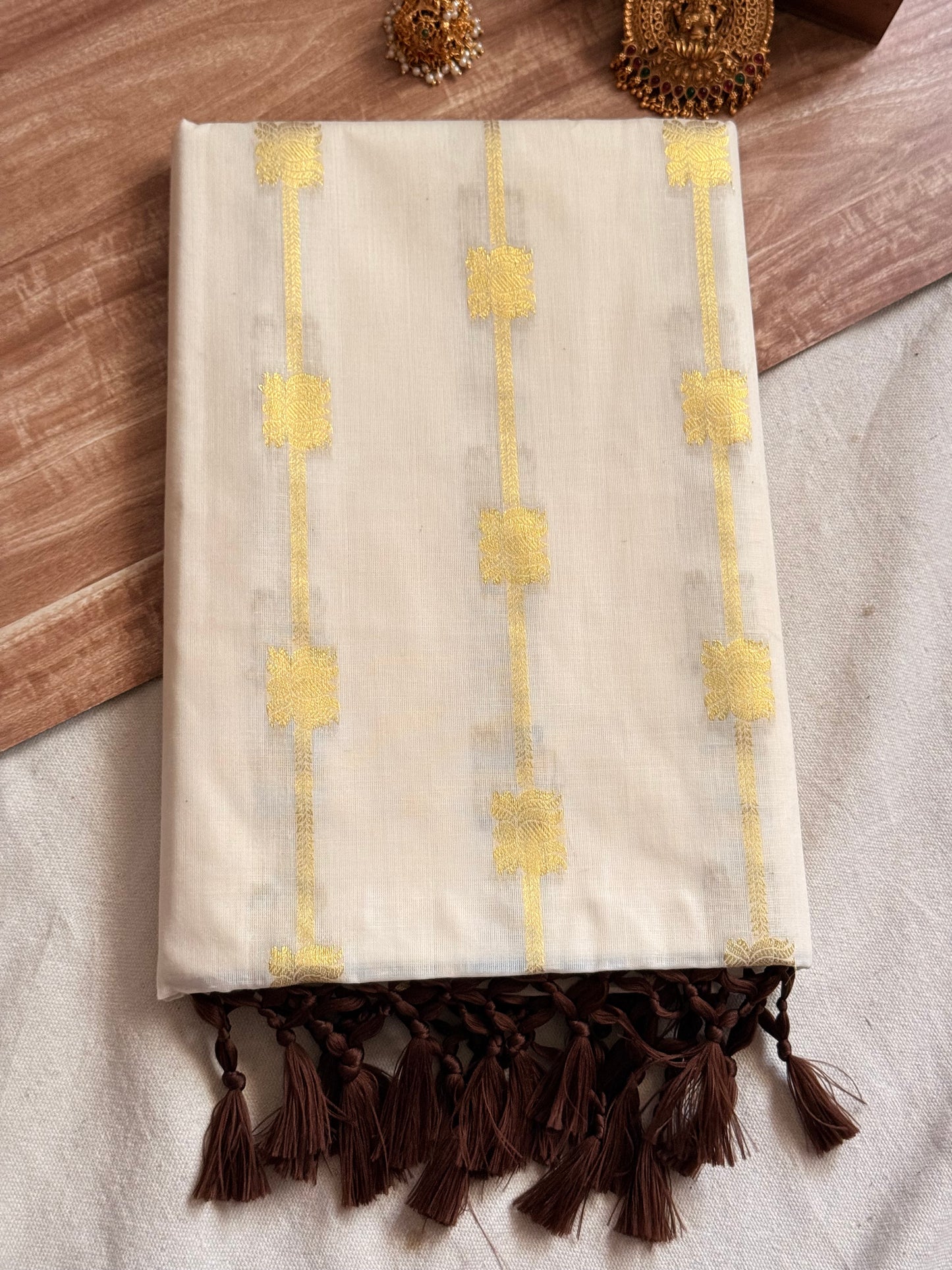 Lotus stripe  Cotton saree
