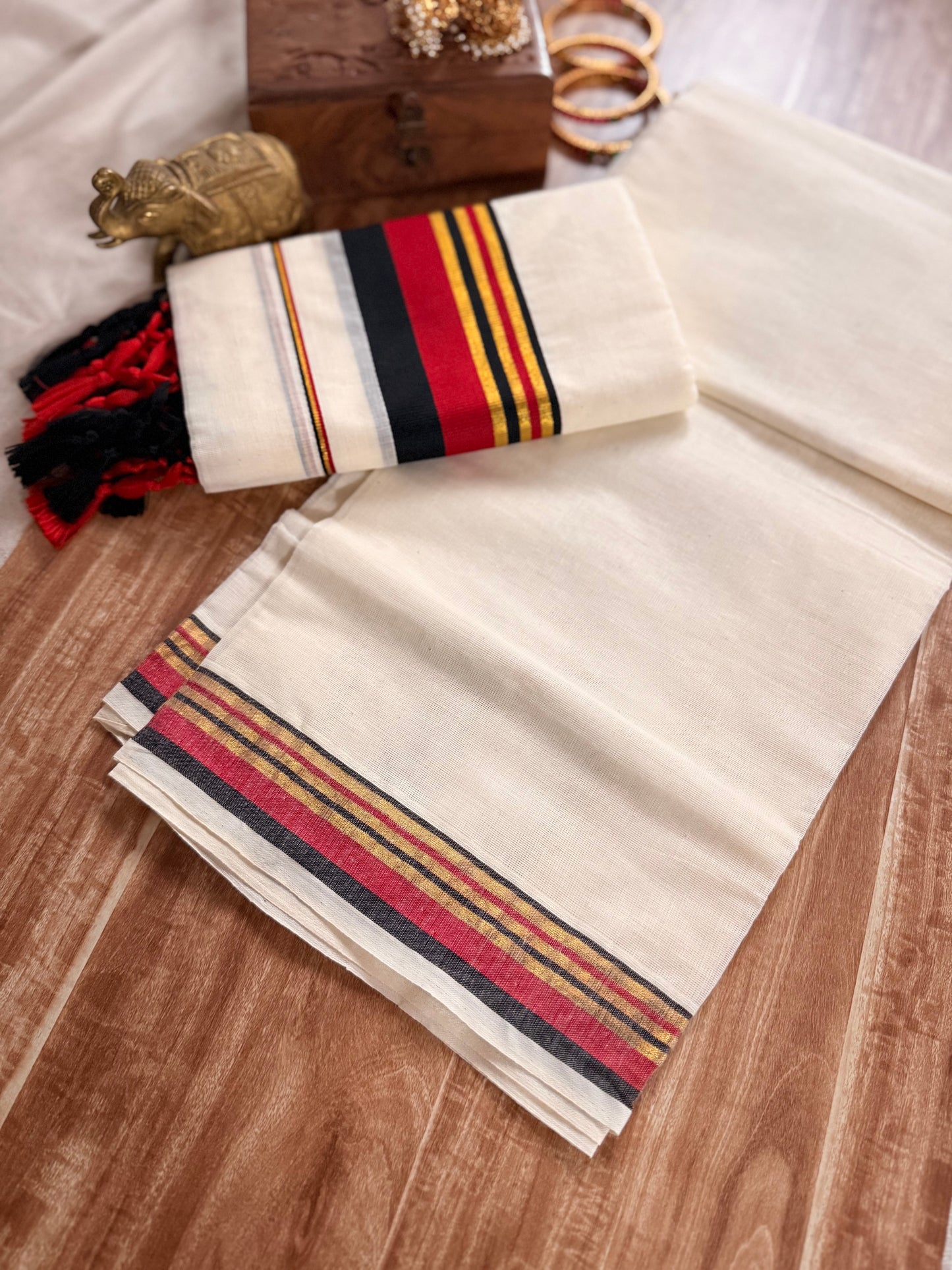 Set Mundu Kara and Kasavu