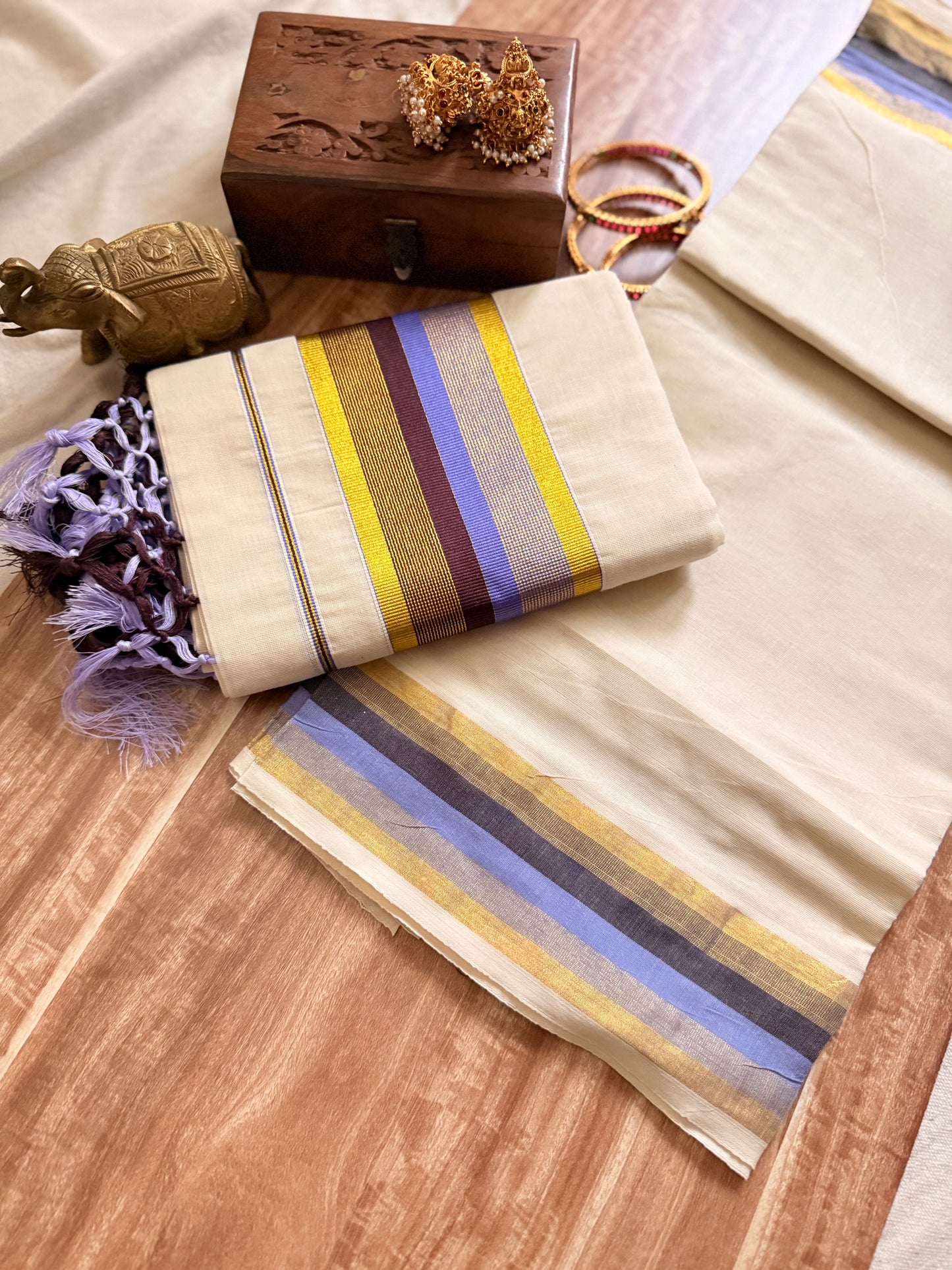 Set Mundu Kara and Kasavu