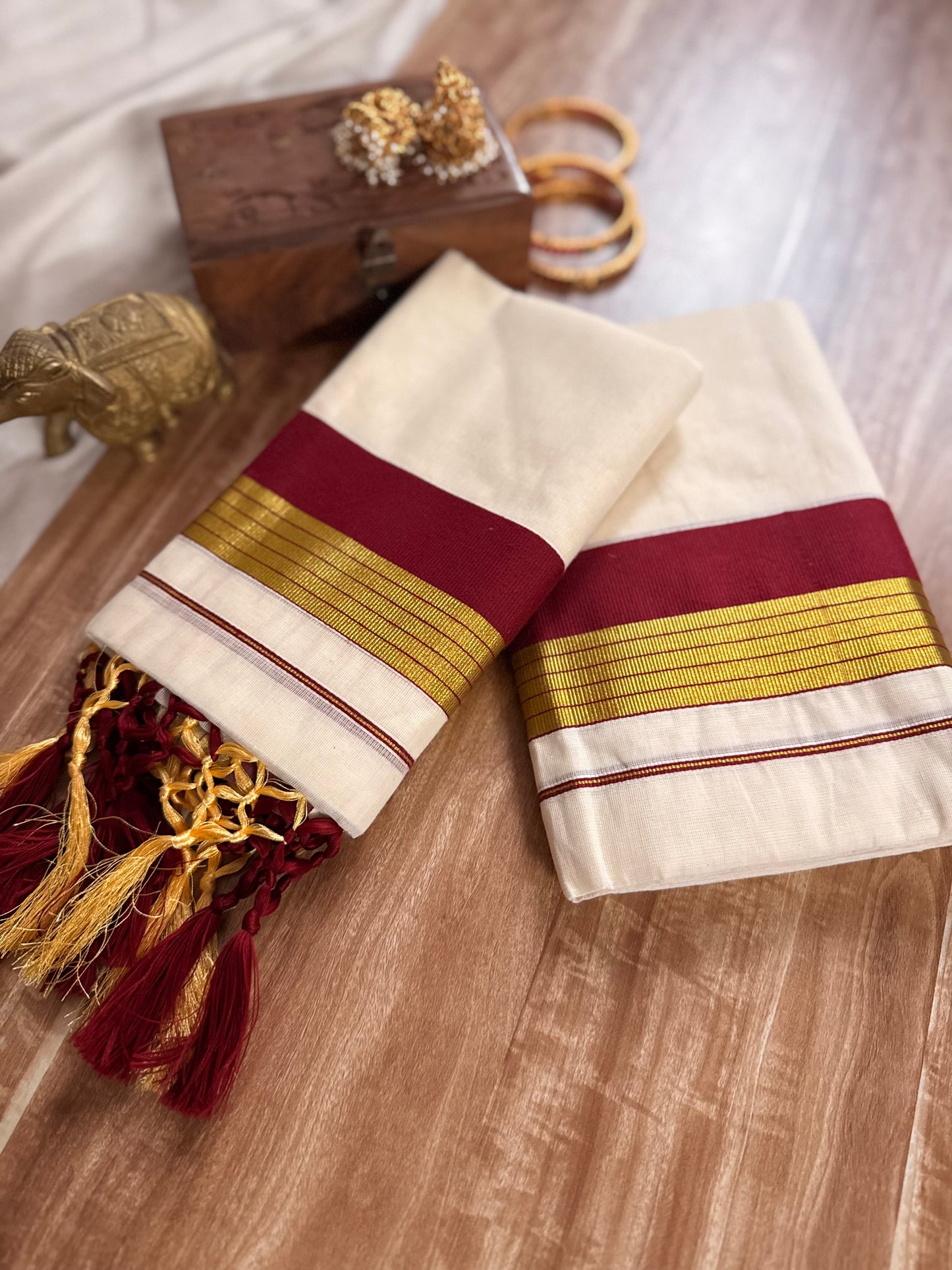 Set Mundu Kara and Kasavu