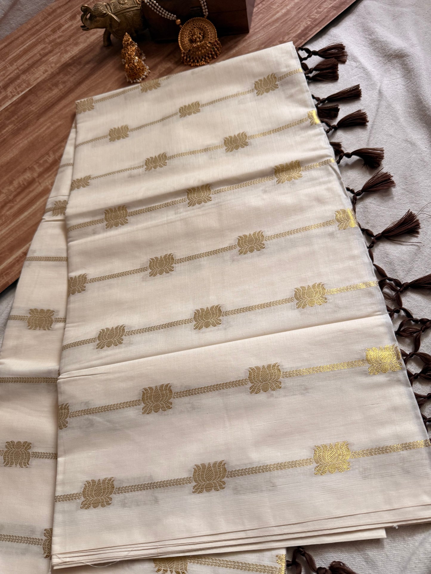 Lotus stripe  Cotton saree