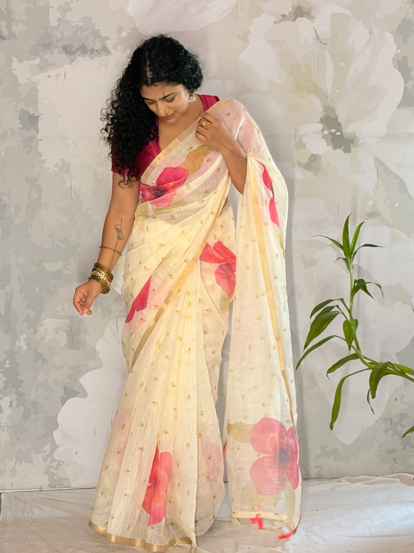 Floral semi linen saree