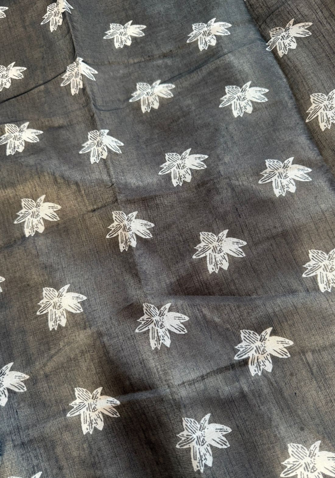 Black lotus Semi Linen Saree