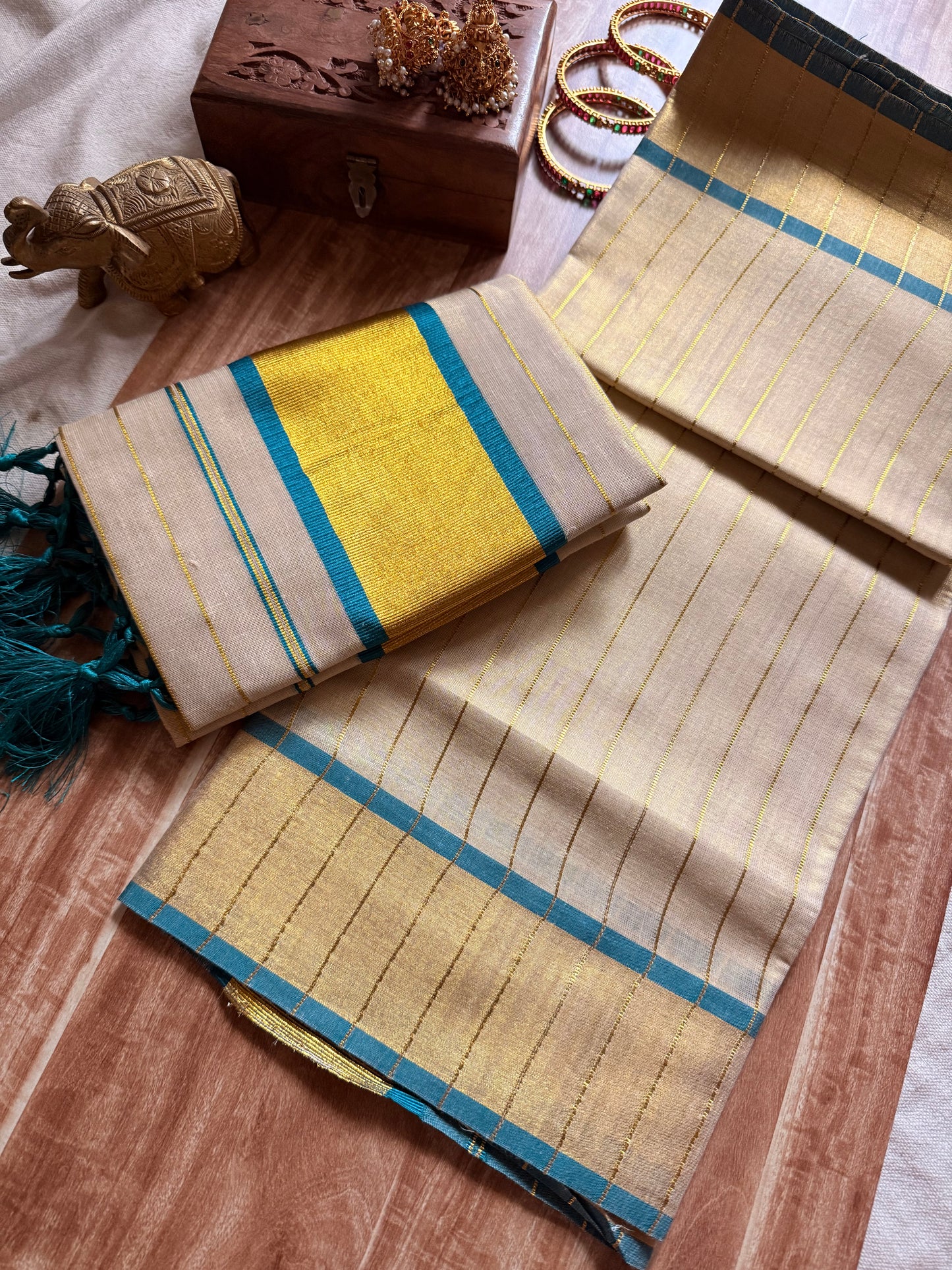 Tissue stripe Set Mundu