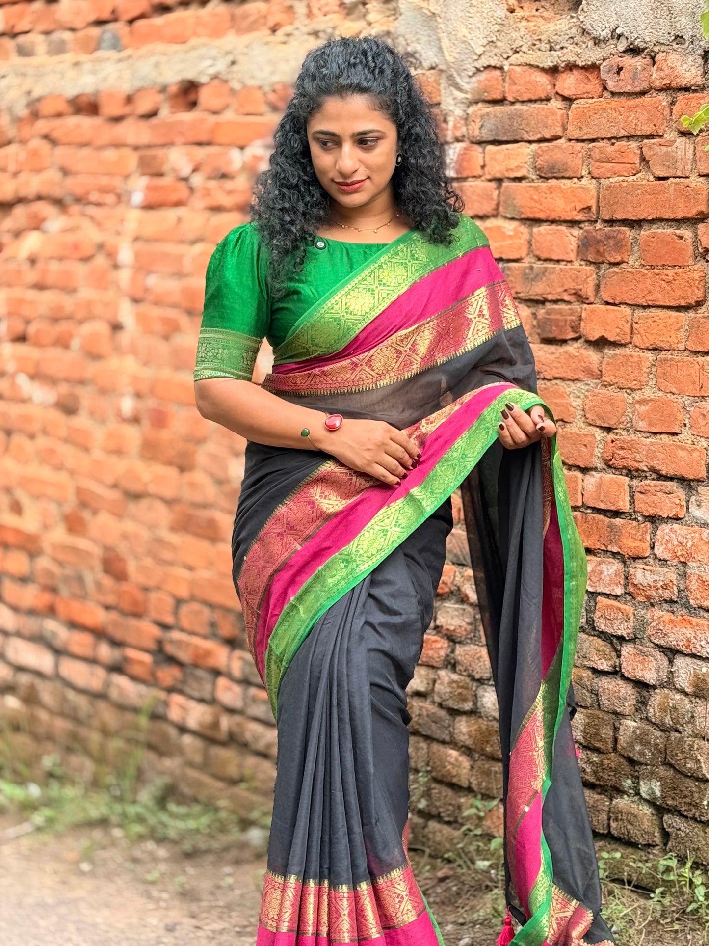 Mul Mul Kanchi Border saree