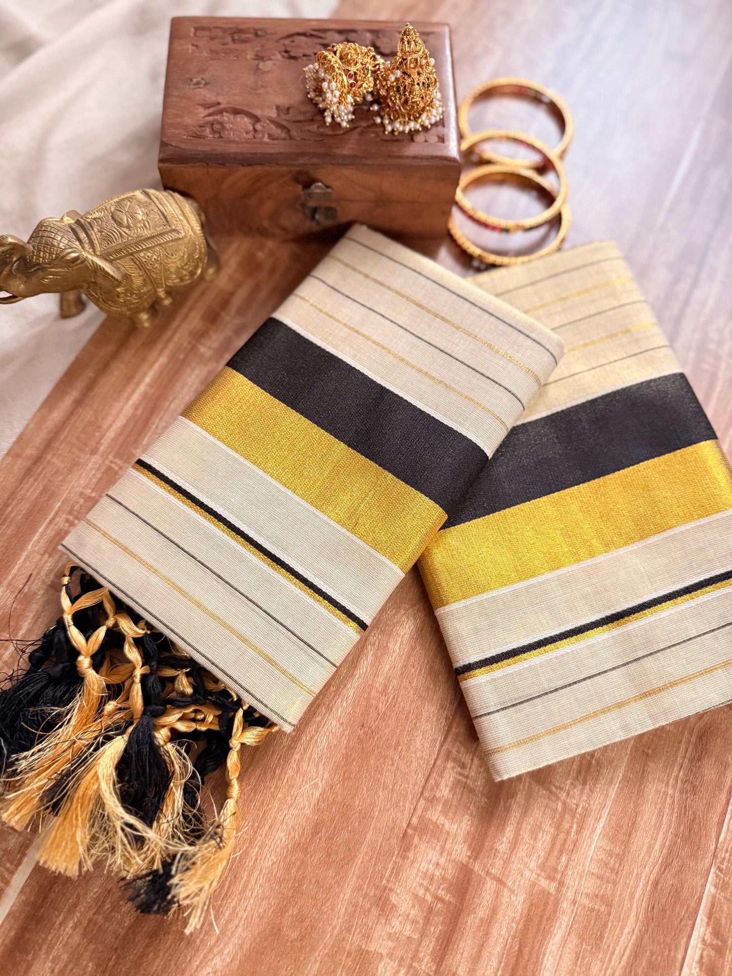 Tissue stripe  Set Mundu