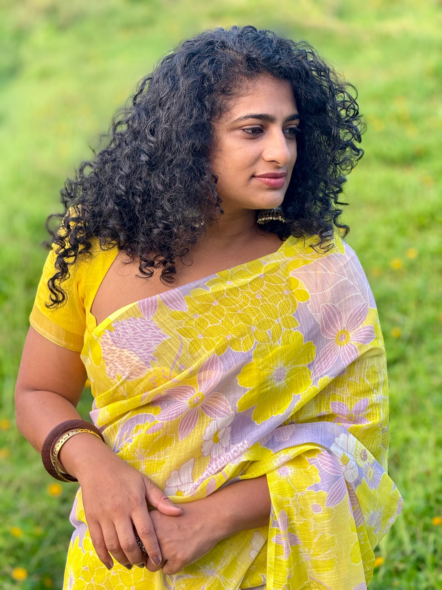 Floral semi linen saree